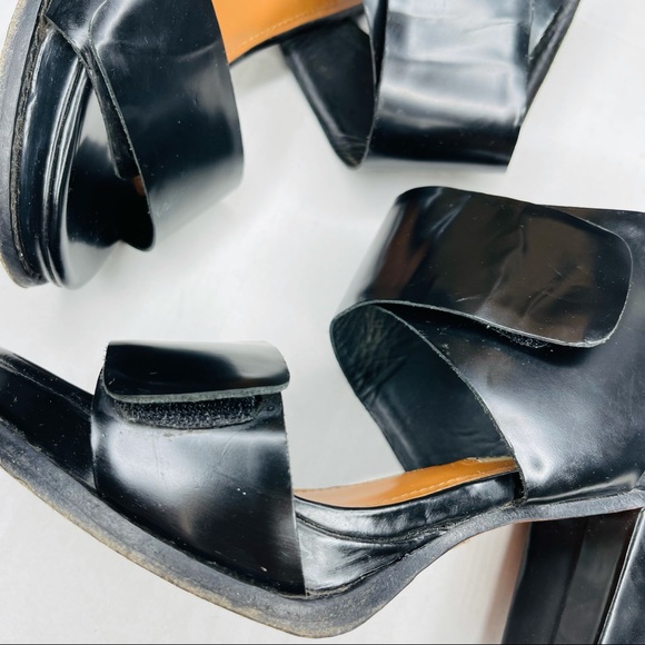 & OTHER STORIES black Velcro strap block heels - Picture 2 of 9